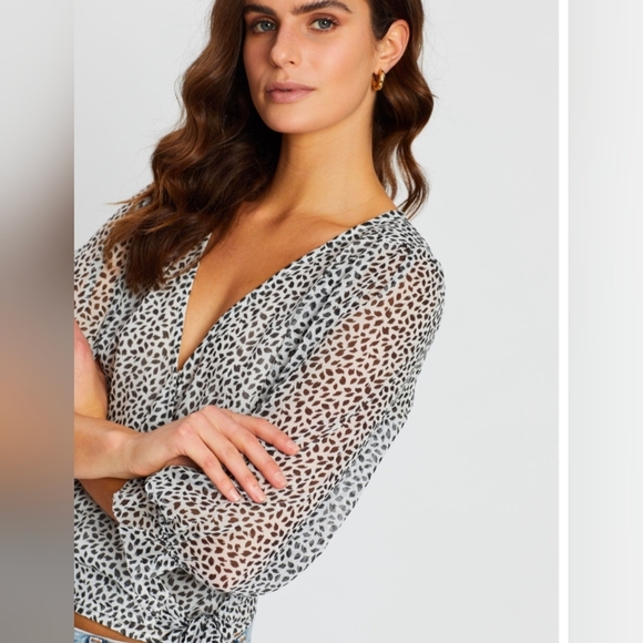 Abercrombie & Fitch Black and White Wrap Blouse - Picture 8 of 12